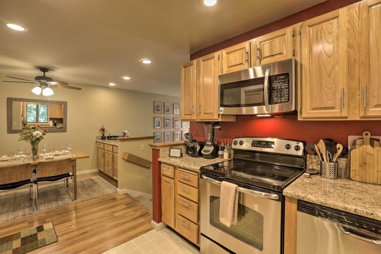 Corner-Unit Condo With Grill Walk To Lake Tahoe! Incline Village Dış mekan fotoğraf