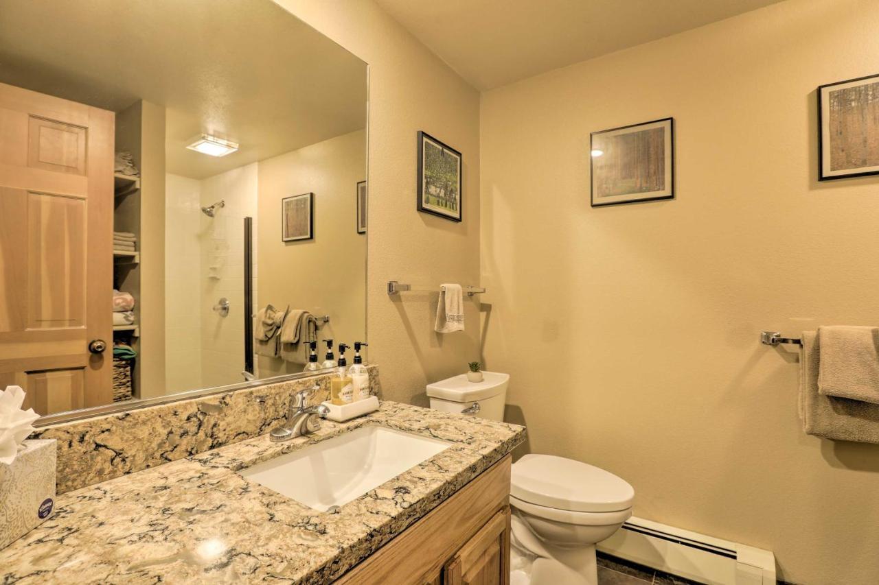 Corner-Unit Condo With Grill Walk To Lake Tahoe! Incline Village Dış mekan fotoğraf